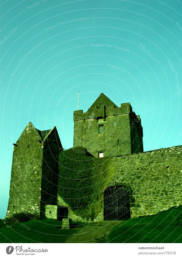 wenn der burgherr 3x klingelt _ 2 Killarney Burren Denkmal Europa Festung Himmel Wolken Kunst Sightseeing alt Mauer Steinmauer verstecken Aufenthalt Gebäude