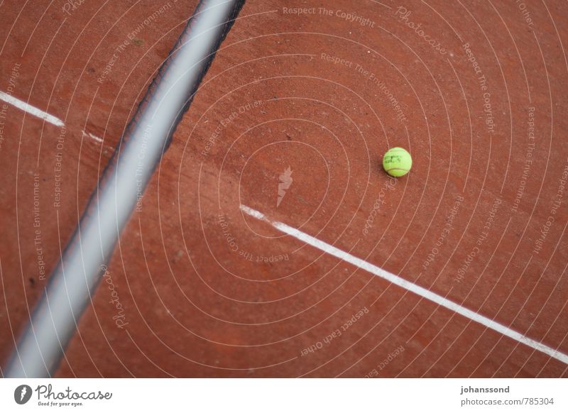 Tennisplatz 2 Ball Netz Linie Sand orange abstrakt Sport Freizeit & Hobby Wimbledon parken ruhig vergessen Spielen Fitness gelb Gegenteil Räume