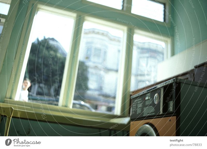 washing machine Waschmaschine Waschsalon Bekleidung Waschmittel Reinigen Wäsche Fenster Physik Gebäude Stadt Dienstleistungsgewerbe old room laundry