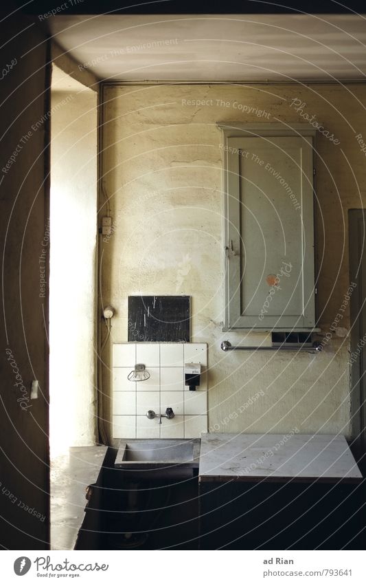 Mach das Licht aus wenn du gehst Stil Häusliches Leben Renovieren Innenarchitektur Bad Waschbecken Wasserhahn Seifenschale Kasten Tischplatte Spiegel Handwerk