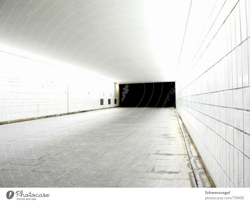 Lichtweg Tunnel hell Ausweg dunkel Wege & Pfade