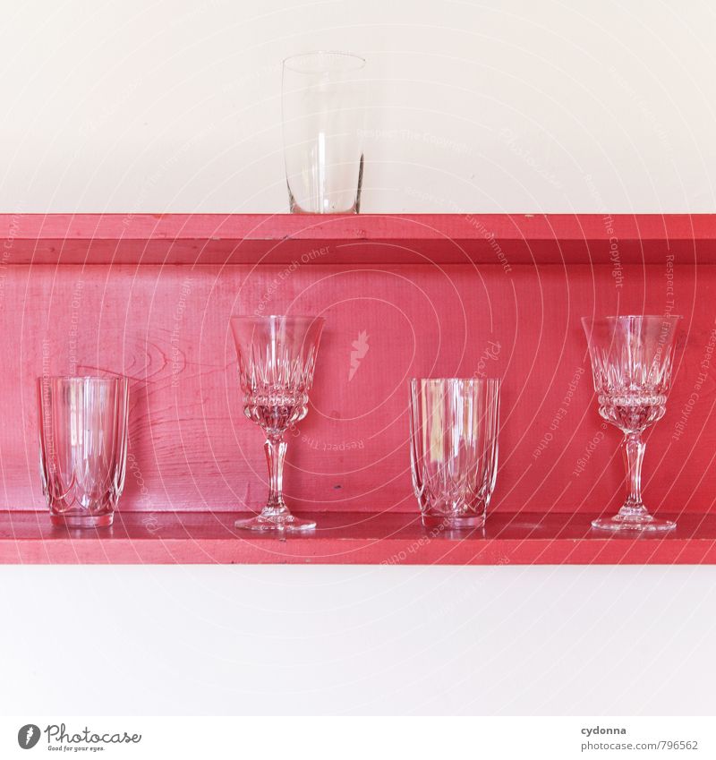Gut sortiert Glas Sektglas Lifestyle Stil Design Küche ästhetisch Farbe Genauigkeit genießen gleich einzigartig Nostalgie Ordnung Präzision Qualität ruhig schön