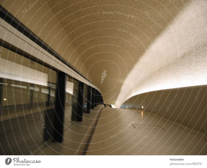 Paris Charles de Gaulle Rolltreppe Licht Reflexion & Spiegelung Innenarchitektur Architektur Flughafen Flucht