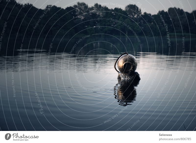 abtauchen Mensch 1 Umwelt Natur Wasser Teich See Helm nass natürlich Taucher Taucherhelm Außenaufnahme Morgen Morgendämmerung Licht Schatten Kontrast