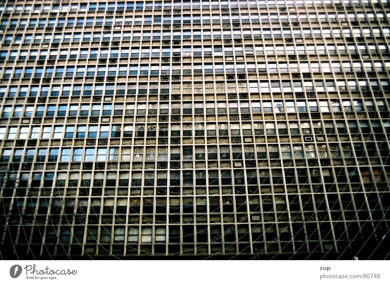 New York Windows Fenster Hochhaus dreckig Haus Fluchtpunkt frontal New York City Zentralperspektive Fensterscheibe hoch Perspektive Stadt window Glas