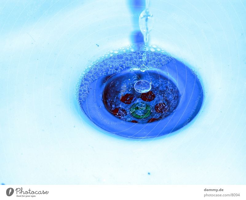 blueTRÖPFCHEN Makroaufnahme Nahaufnahme Wasser Wassertropfen blau sbfluss kaz