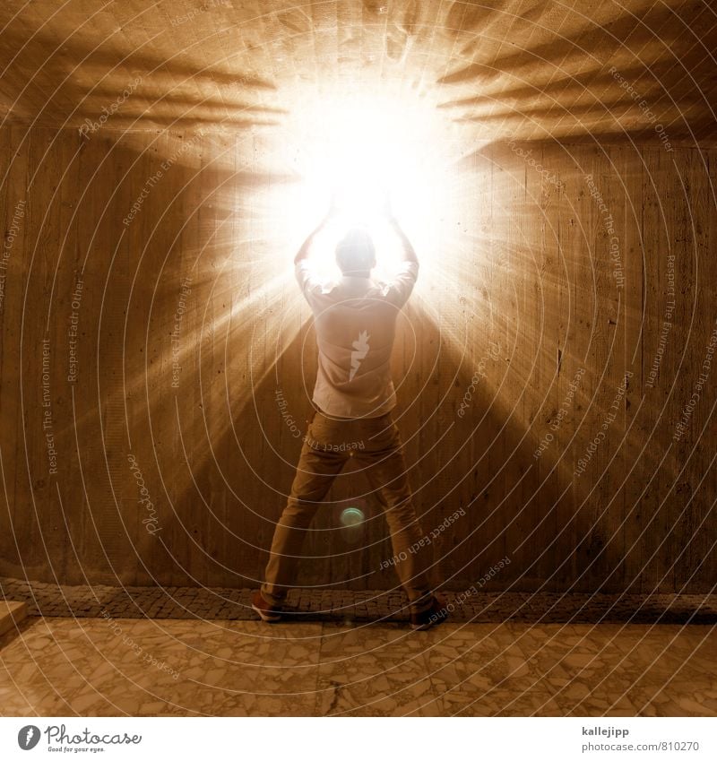 erleuchtung Mensch maskulin Mann Erwachsene 1 30-45 Jahre leuchten Lampe Beleuchtung erhellend Erkenntnis Religion & Glaube Strahlung Radioaktivität Beton Stein