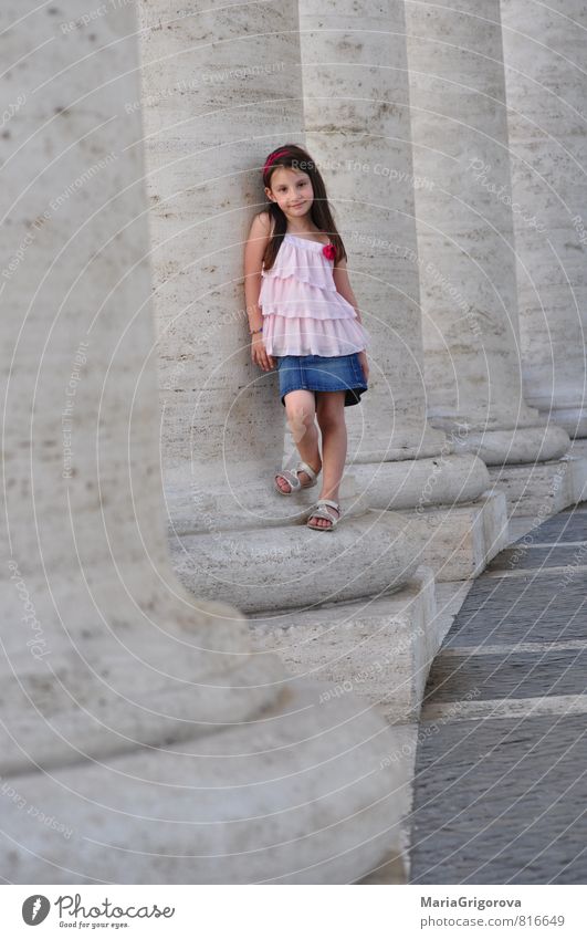 Kleines Mädchen im Vatikan Lifestyle Ferien & Urlaub & Reisen Tourismus Ausflug Städtereise Sommer Sommerurlaub Mensch Kind Körper 1 3-8 Jahre Kindheit Museum