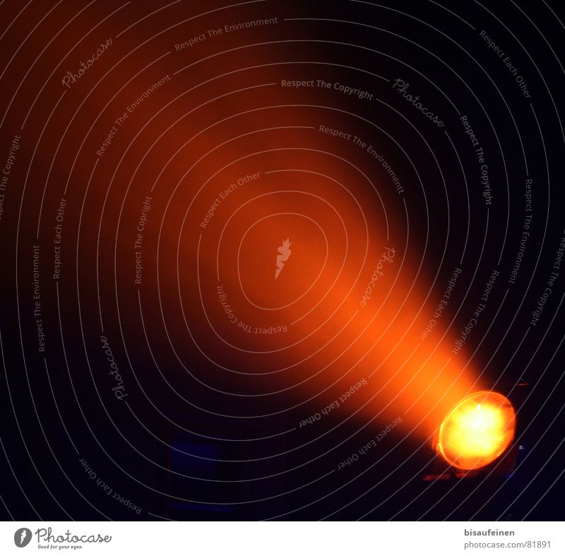 Komet Lampe orange Flugbahn UFO obskur Scheinwerfer Beleuchtung Lichtstrahl Weltraum Schweif