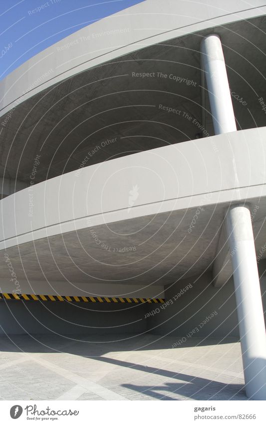 Ufo 3 Parkhaus abstrakt formal Beton Rampe Spirale Autobahnauffahrt Architektur verrückt