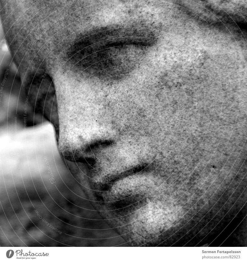trauer vergangen Frau Statue feminin Trauer Friedhof Grab ruhig Vergänglichkeit schwarz Skulptur Stele Perspektive Nachbildung Beerdigung Tod Verschiedenheit