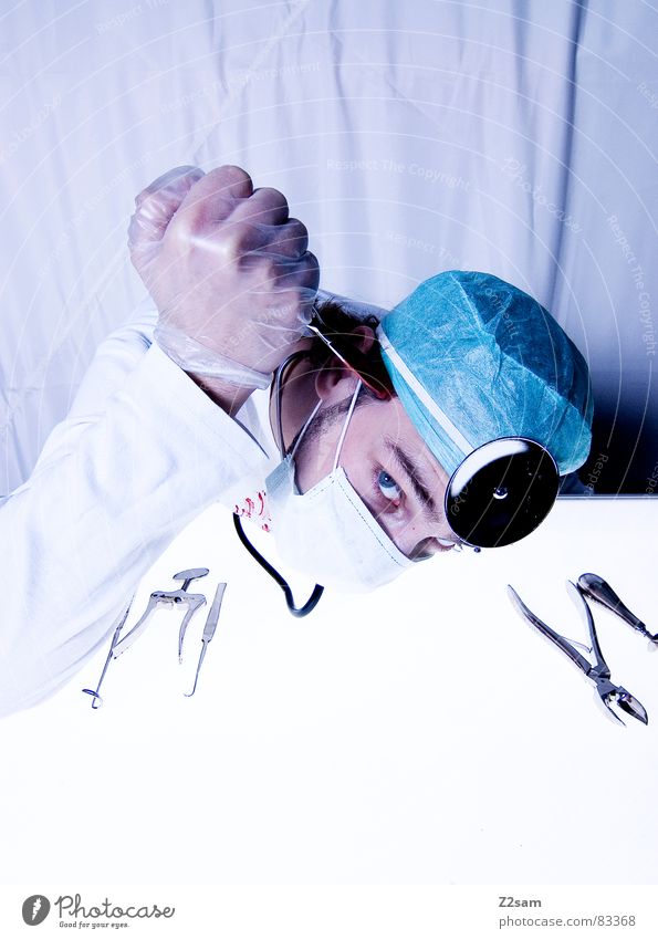 doctor "kuddl" - sui 2 gegen fortsetzen Zange klemmen Arbeitsunfall Arzt Krankenhaus Chirurg Skalpell Gesundheitswesen Mundschutz Spiegel Handschuhe Operation