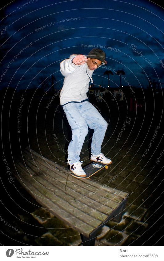 Rollbrett Rutsche Bewegung Sliden nerven rutschen Skateboarding Nacht dunkel Freizeit & Hobby Sport Stil Fischauge Weitwinkel Lust Freude