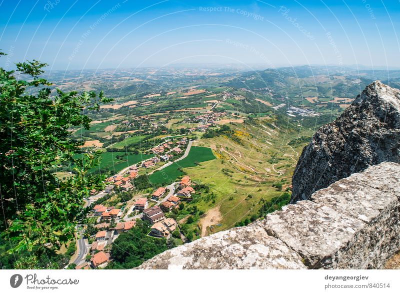 Hohe Aussicht von San Marino aus Ferien & Urlaub & Reisen Berge u. Gebirge Haus Natur Landschaft Baum Hügel Kleinstadt Stadt Gebäude Architektur Fluggerät