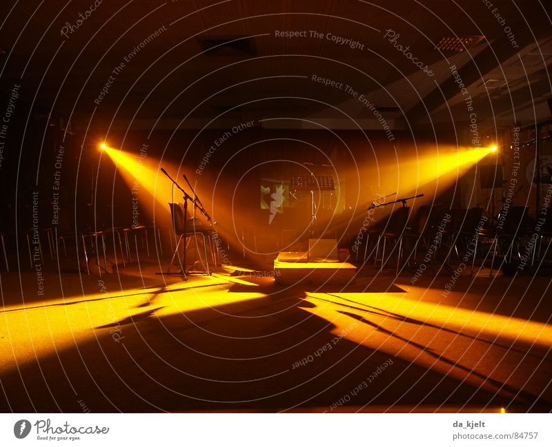 Ruhe Lichtspiel Bühne Bühnenbeleuchtung Konzert Veranstaltung live ruhig Musik Musikinstrument