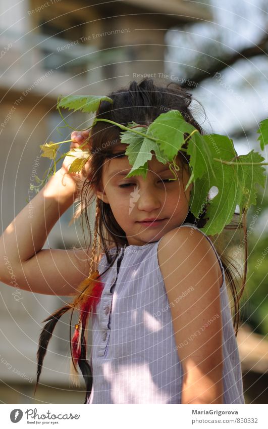 Kleines Mädchen spielt indisch Lifestyle Spielen Ferien & Urlaub & Reisen Tourismus Ausflug Abenteuer Freiheit Feste & Feiern Mensch Kind Leben Kopf Gesicht