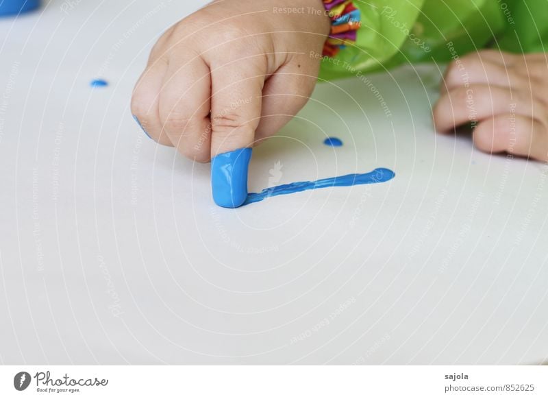 kleckserei - der erste strich Freizeit & Hobby zeichnen Mensch androgyn Kind Kleinkind Hand Finger 1 1-3 Jahre Kunst Künstler Maler blau weiß Freude