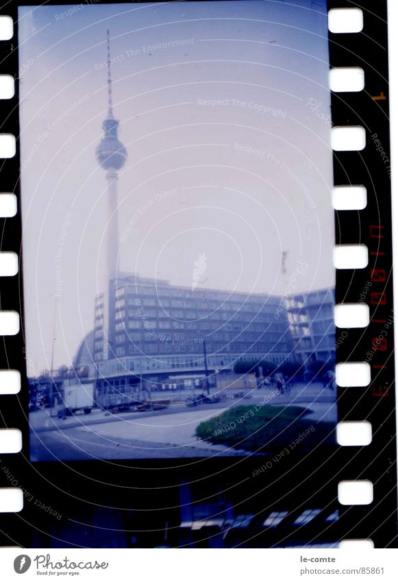 berlinblue I Alexanderplatz retro Wahrzeichen Denkmal Berlin Lomografie Berliner Fernsehturm blau Filmindustrie Hauptstadt