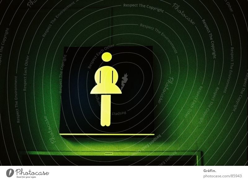 Musst du mal? Örtlichkeit müssen Frau Hannover grün Piktogramm urinieren CeBIT Ausstellung Ikon Neonlicht Hinweisschild Lomografie Toilette Dame