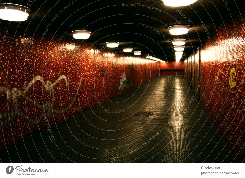 Licht im Ende des Tunnels rot Lampe Budapest Fliesen u. Kacheln light dark red