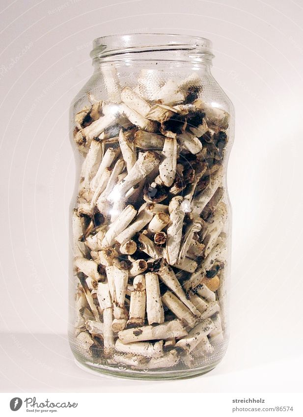 Rauchen als Sammelleidenschaft Zigarette beenden einrichten Taschenkrebs Abspann Sensenmann Tod Krebs Ziel Apokalypse Endstation machen 9. Mai 1945 Verstärker