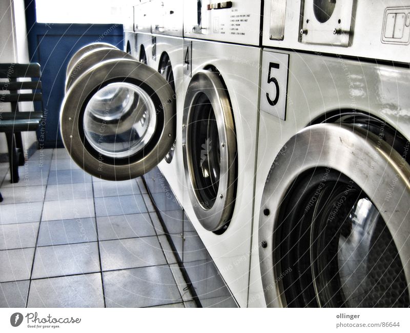 At the saloon Waschsalon Waschmaschine Wohnzimmer weich Maschine Luke Wäscherei Elektrisches Gerät Technik & Technologie Tür waschanstalt Wäsche waschen