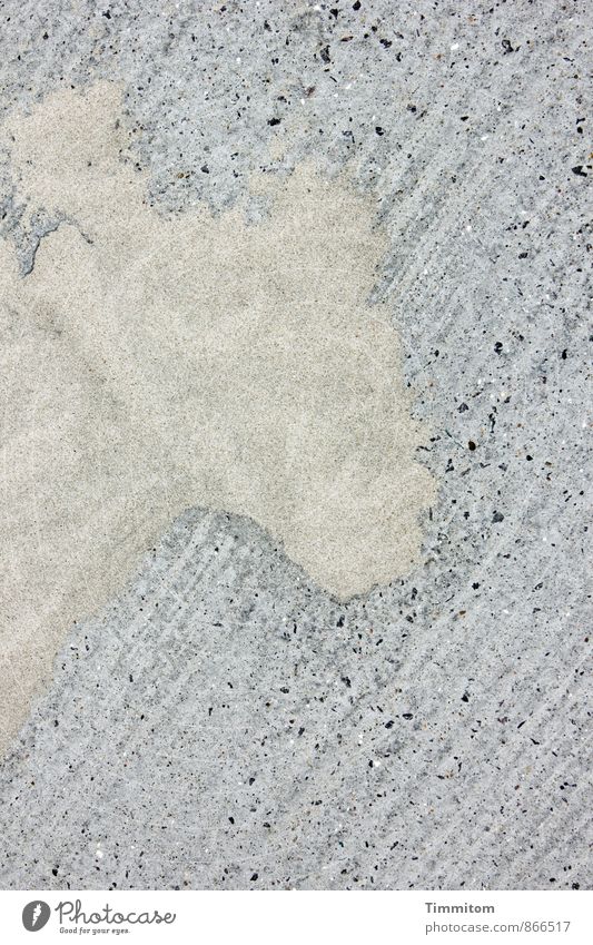 Eine Botschaft. Sand Dänemark Mole Beton Linie ästhetisch einfach grau Gefühle Strukturen & Formen Sandverwehung Farbfoto Außenaufnahme Menschenleer