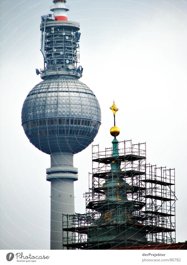 Bau auf, bau auf Osten Alexanderplatz Funkturm Arbeit & Erwerbstätigkeit März rot netzartig Konstruktion Gold Berlin Gotteshäuser Baustahl Anordnung historisch