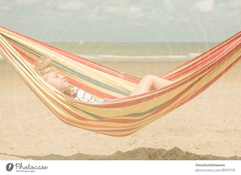 Sommerpause Lifestyle Wohlgefühl Erholung ruhig Ferien & Urlaub & Reisen Tourismus Sommerurlaub Sonnenbad Strand Meer Mensch Mädchen Kindheit Leben 3-8 Jahre