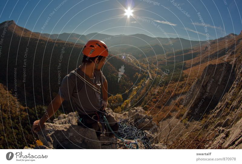 Nach einem harten Klettertag Sport Klettern Bergsteigen Big Wall Klettern Mann Erwachsene Freundschaft 1 Mensch Natur Landschaft Luft Himmel Sonne Herbst Felsen