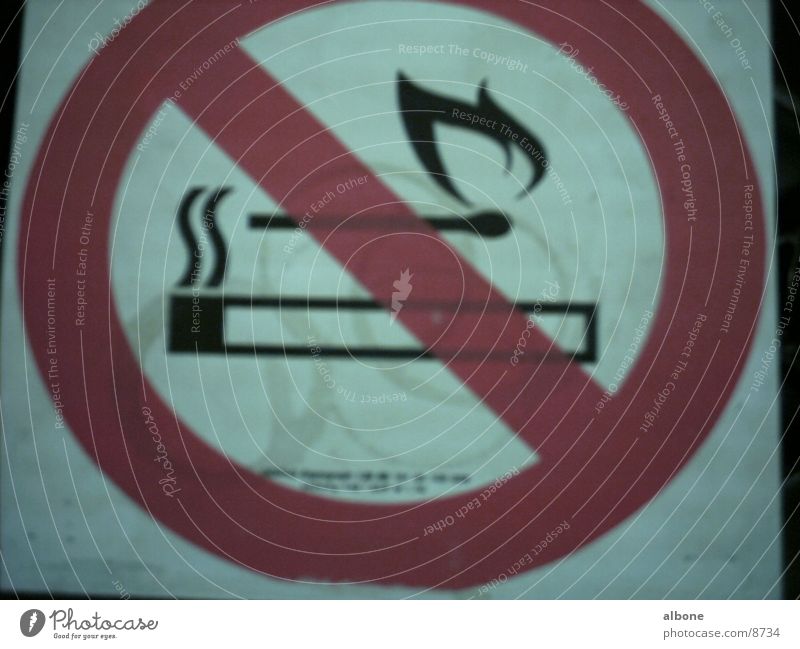 offenes Feurer verboten Warnschild Verbote Streichholz Industrie Rauchen Brand durchgestrichen
