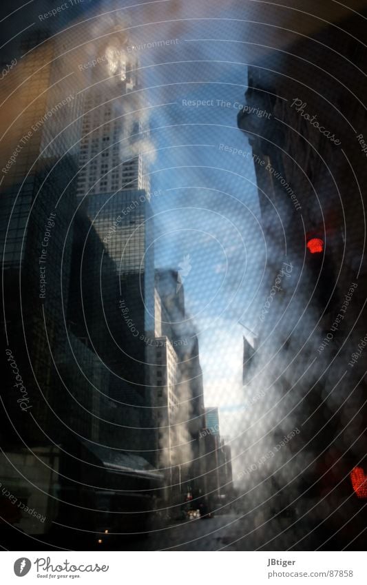 Manhattan erhaschen Gitter Silhouette schemenhaft Empire State Building Aussicht New York City Winter Stadt Verkehr Hochhaus nass Fenster auflösend Unschärfe