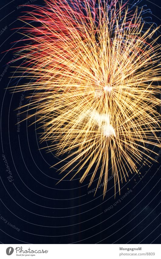 Feuerwerk am Strand - ein lizenzfreies Stock Foto von Photocase