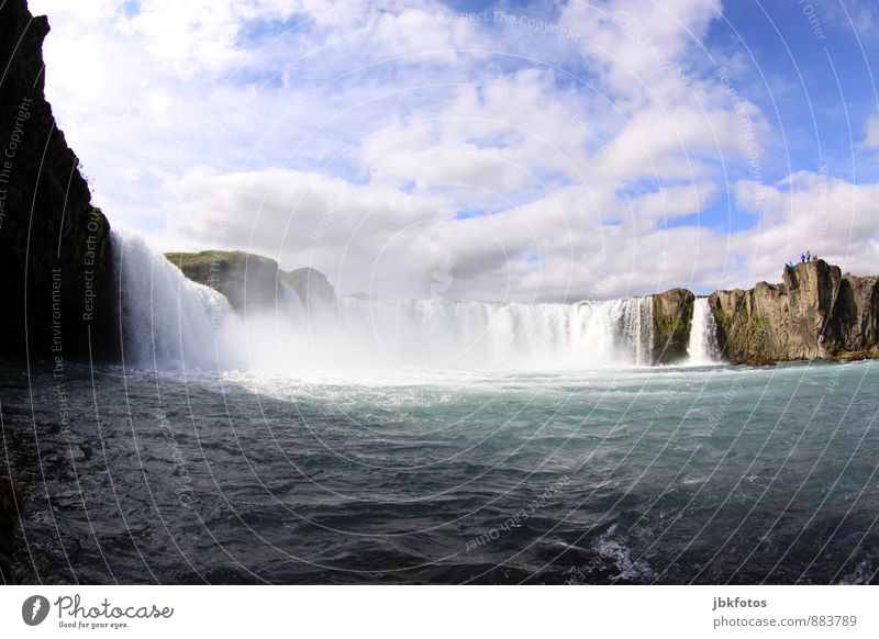 ISLAND / Goðafoss Umwelt Natur Landschaft Pflanze Urelemente Wasser Wolken Wellen Flussufer Insel Island Wasserfall Godafoss Erfolg kalt maritim Fernweh