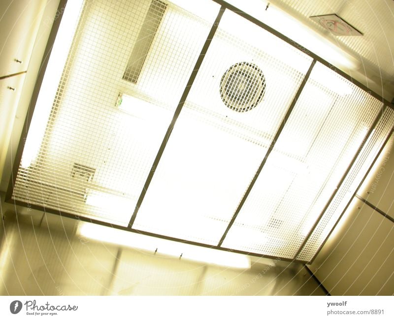 Aufzug Elevator II Licht Verkehr light flourescent grid steel
