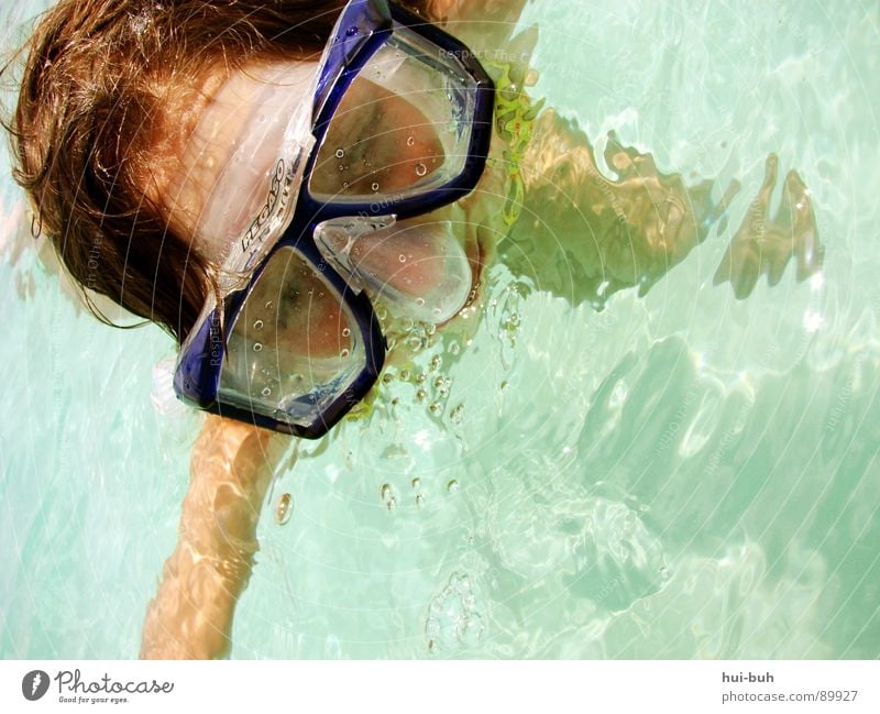 Ein Stückchen Urlaub.. tauchen Mädchen Taucherbrille Brille atmen Luft Sauberkeit spucken Ferien & Urlaub & Reisen kleben nass Physik Sauerstoff auftauchen