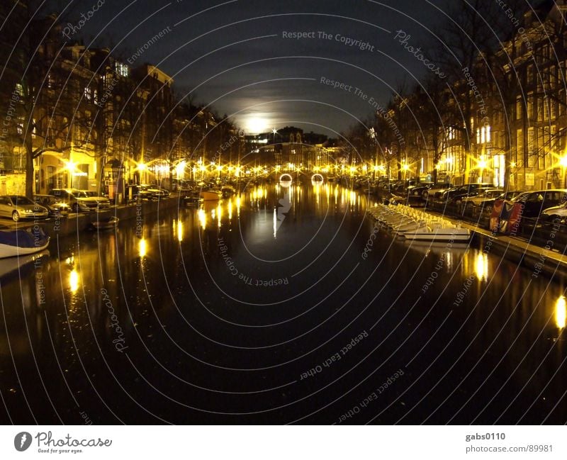 Night in Amsterdam Nacht Wasserfahrzeug dunkel Licht Laterne Brücke Mond Fluss Abwasserkanal