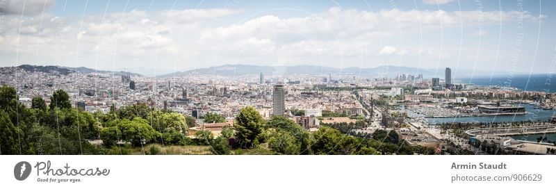 Barcelona - Panorama Sommerurlaub Landschaft Himmel Schönes Wetter Stadt Hafenstadt Stadtzentrum Altstadt Menschenleer Haus Sehenswürdigkeit Jachthafen