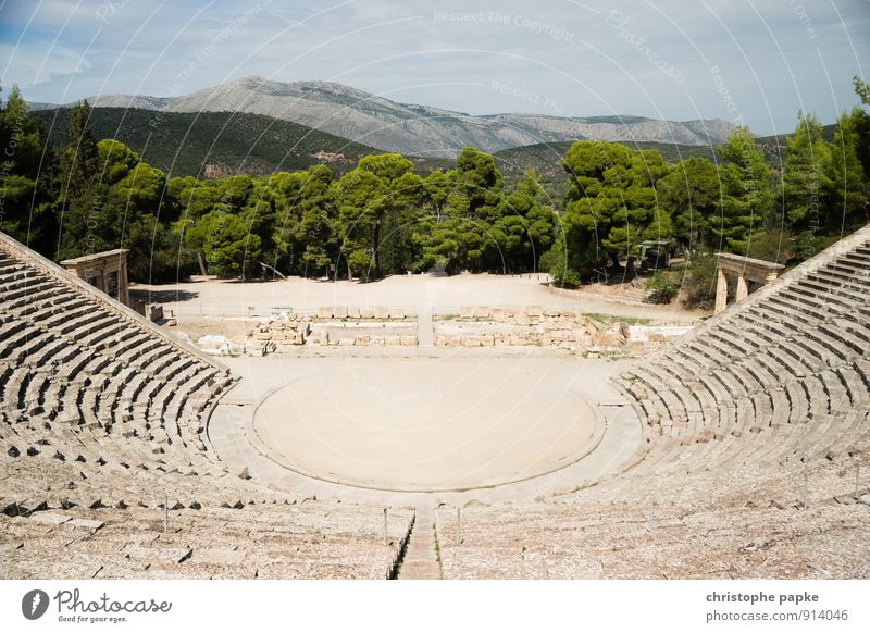 Theater von Epidauros Ferien & Urlaub & Reisen Tourismus Ausflug Sightseeing Sommer Sommerurlaub Berge u. Gebirge Epidaurus Griechenland Bauwerk Architektur