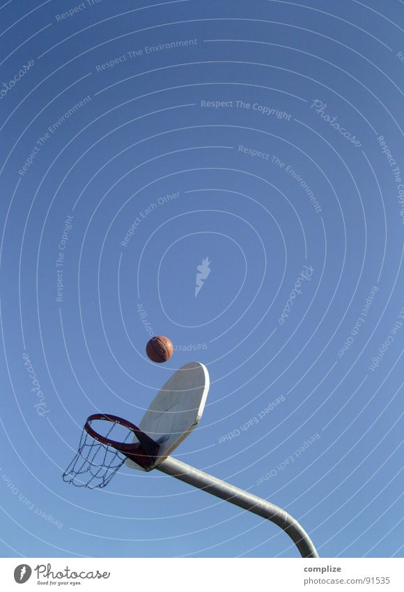 basketball Ballsport Treffer zielen basketbball korbball Blauer Himmel Sport werfen körbe werfen der große wurf Ziel