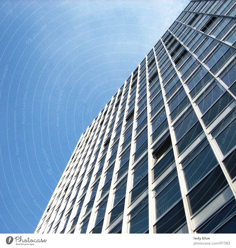 Business Hochhaus Gebäude Fenster Haus Arbeit & Erwerbstätigkeit streben Streifen groß Grenze Stahl Architektur blau hoch Glas Himmel Münster Klarheit