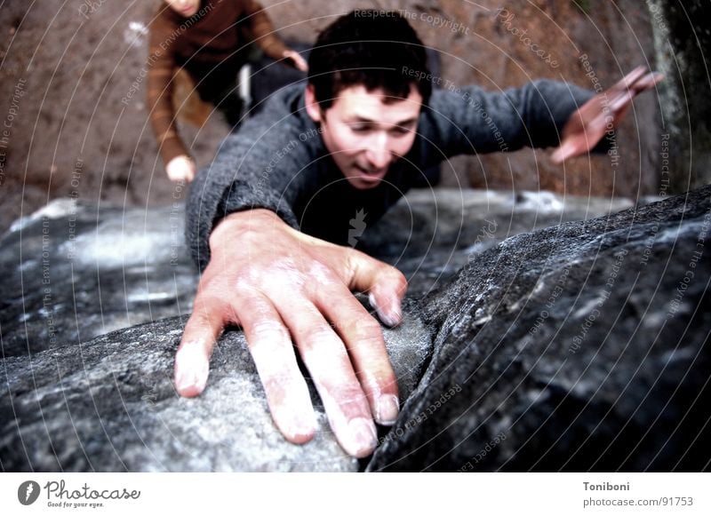 Ziag o !!! Klettern Hand Finger Freizeit & Hobby Zufriedenheit Bergsteiger Sandstein Griff Mann Stein Mineralien Frankreich Extremsport Bouldern Felsen fallen
