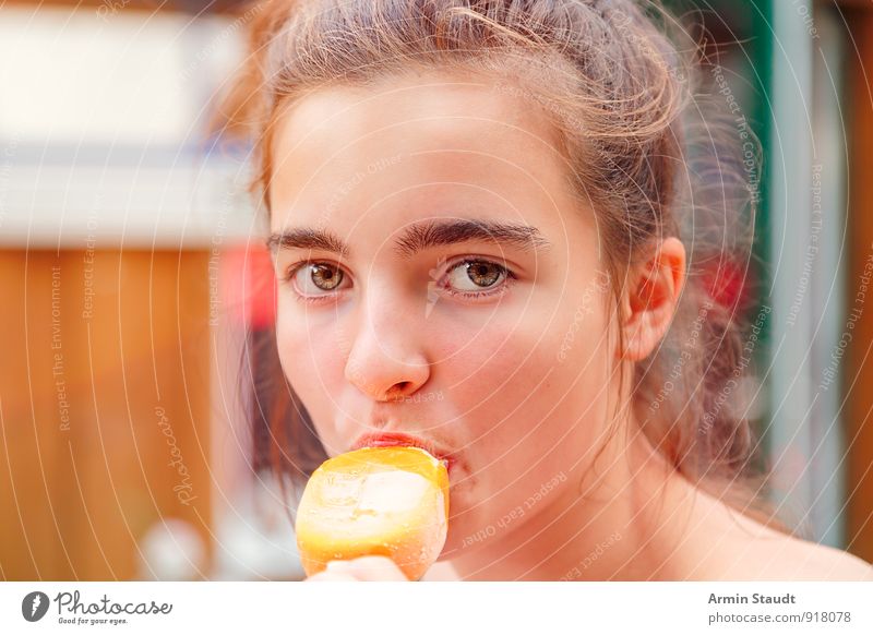 Eis Speiseeis Essen Lifestyle Sommer Mensch feminin Frau Erwachsene Jugendliche Kopf Lippen 1 13-18 Jahre Kind Blick Coolness frisch einzigartig kalt lecker