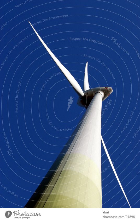 Windkraft am Roßkopf 6 Himmel himmelblau Geometrie Perspektive Paradies Waldlichtung Windkraftanlage Elektrizität Industrie Kraft Elektrisches Gerät