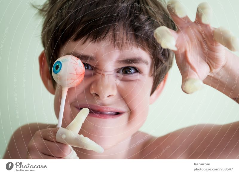 Monster Kuchen Süßwaren Fingerfood Cake Pops Mensch Junge Kindheit 1 3-8 Jahre Fröhlichkeit dumm Freude Auge Krallen Karnevalskostüm Grimasse Farbfoto