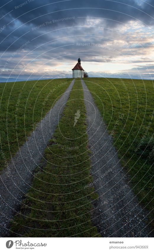 Der Weg zur Kapelle Ferien & Urlaub & Reisen Tourismus Ferne Freiheit Berge u. Gebirge Natur Landschaft Himmel Wolken Horizont Wetter Wind Sturm Gras Wiese Feld