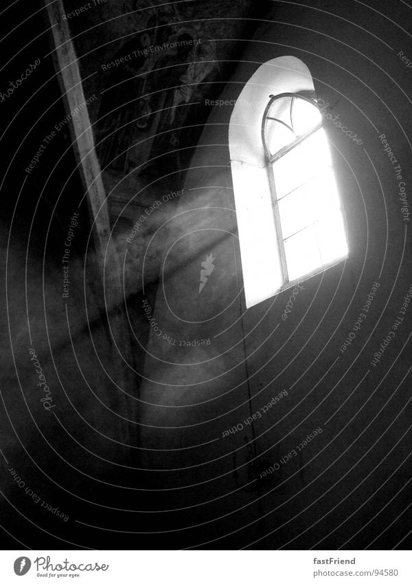 Heiligenschein Fenster Licht heilig Bogen schwarz weiß Religion & Glaube Götter Gotteshäuser Schwarzweißfoto Kunst Kultur hell Lichtstrahl Glas Lichterscheinung