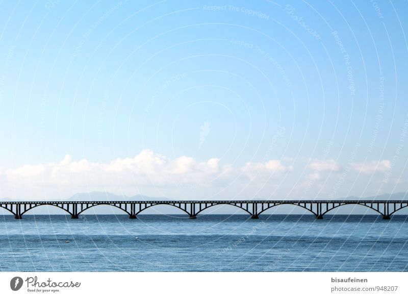 Über Wasser gehen Landschaft Himmel Wolken Horizont Sommer Küste Brücke Bauwerk Architektur Einsamkeit erleben ruhig Tourismus Verbindung Meer Samana Farbfoto