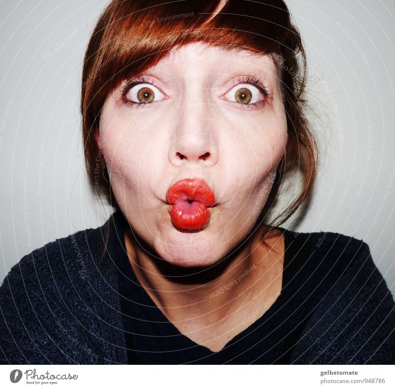 Ich kann auch Duckface! Mensch feminin Junge Frau Jugendliche Erwachsene Kopf Gesicht Mund Lippen 1 18-30 Jahre Jugendkultur Lippenstift brünett rothaarig Pony