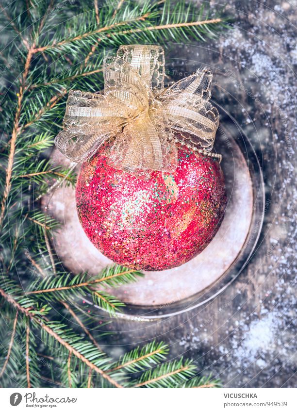 Weihnachtsschmuck mit roten Ball , Tanennenbaum und Schnee Lifestyle Design Freizeit & Hobby Winter Weihnachten & Advent Natur Ornament retro Inspiration